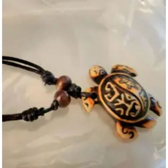 Imitation Bone Turtle Necklace - Picture 6 of 6